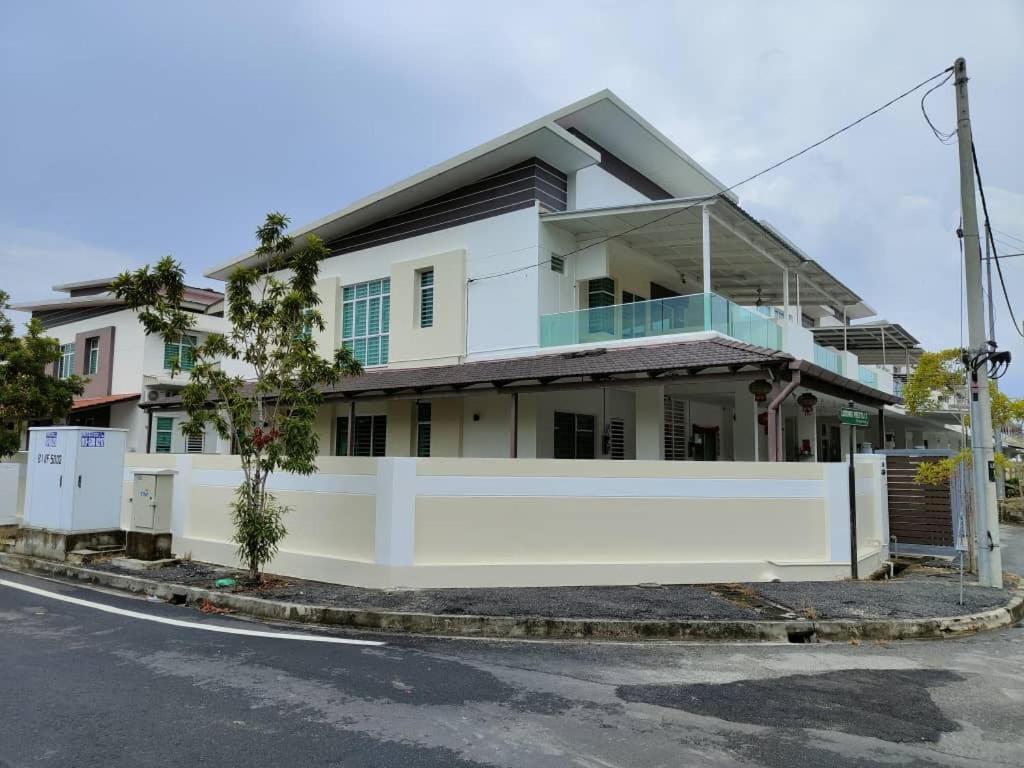 Prestij 3 Homestay, Balik Pulau Exterior photo